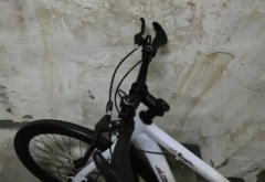 24圈白色山地車賣了?？梢宰兯? title=