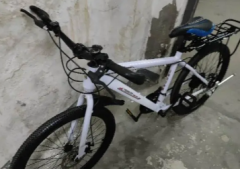 24圈白色山地車賣了?？梢宰兯? title=